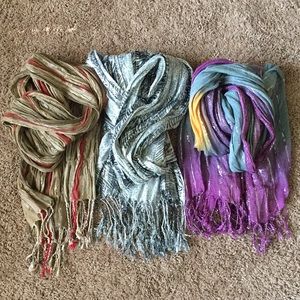 Lot of 3 scarves